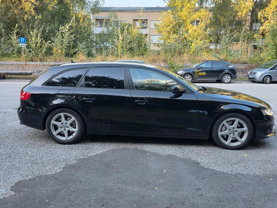 Audi A4 2010 — engine