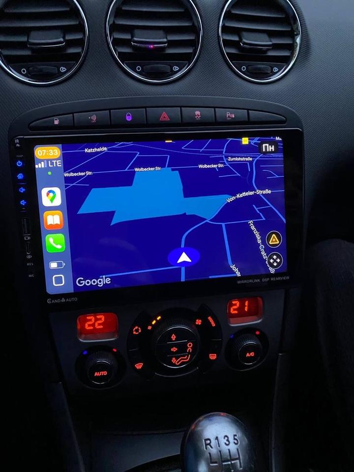 Peugeot 308 2012 — photo 11