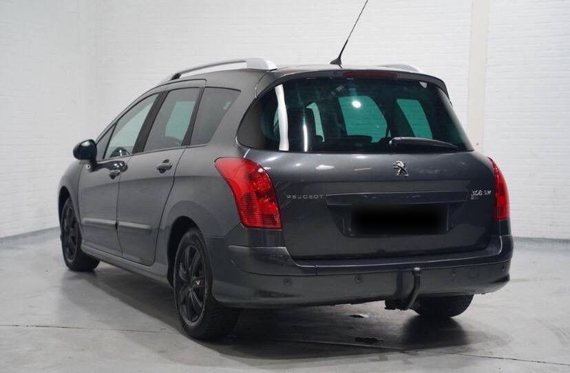 Peugeot 308 2012 — rear view