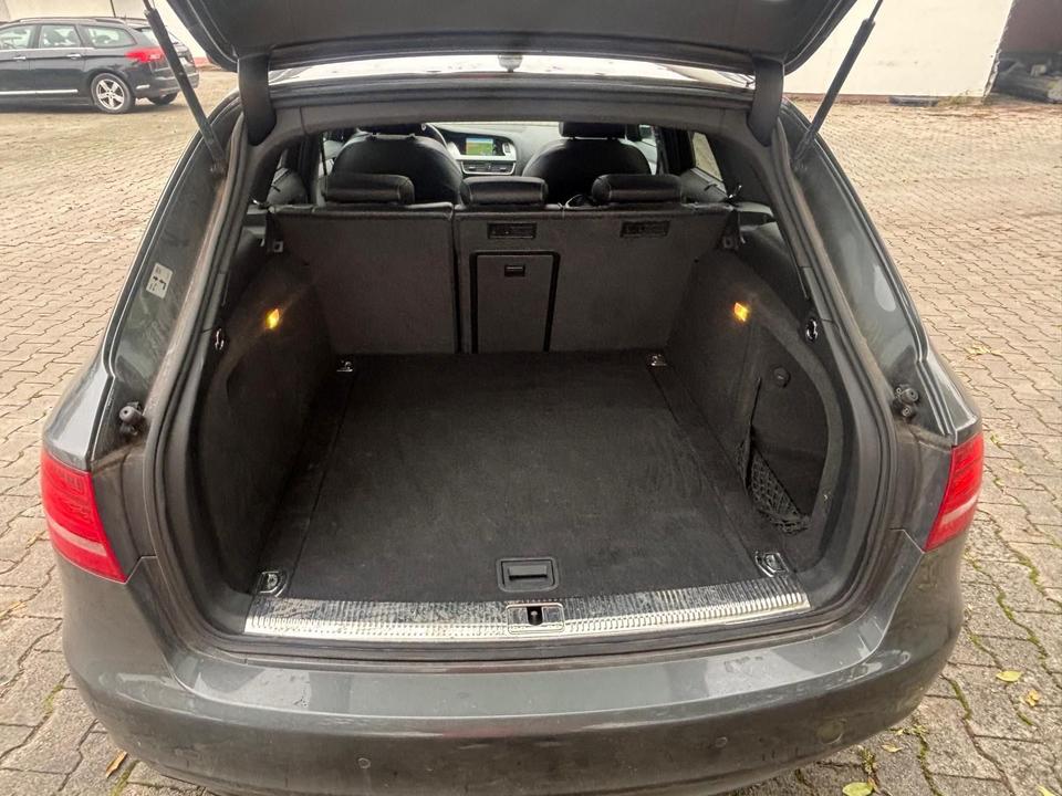 Audi A4 2010 — photo 12