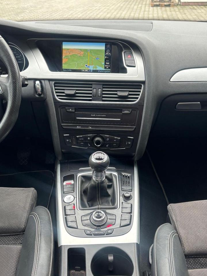 Audi A4 2010 — photo 13