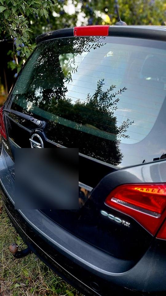 Opel Meriva 2011 — салон