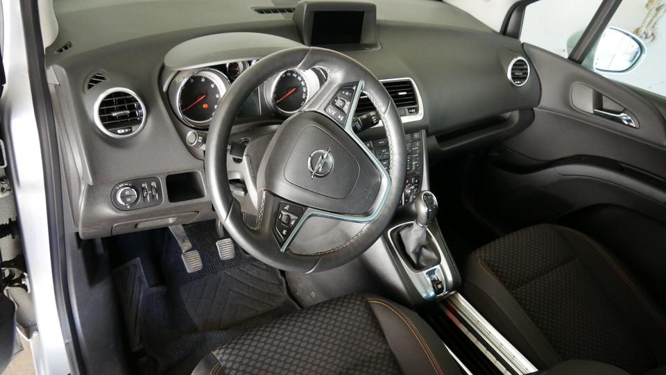 Opel Meriva 2015 — фото 10