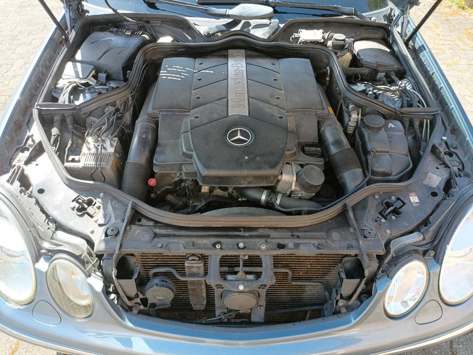 Mercedes Benz E 500 2004 — photo 14