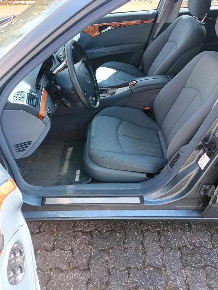 Mercedes Benz E 500 2004 — photo 15