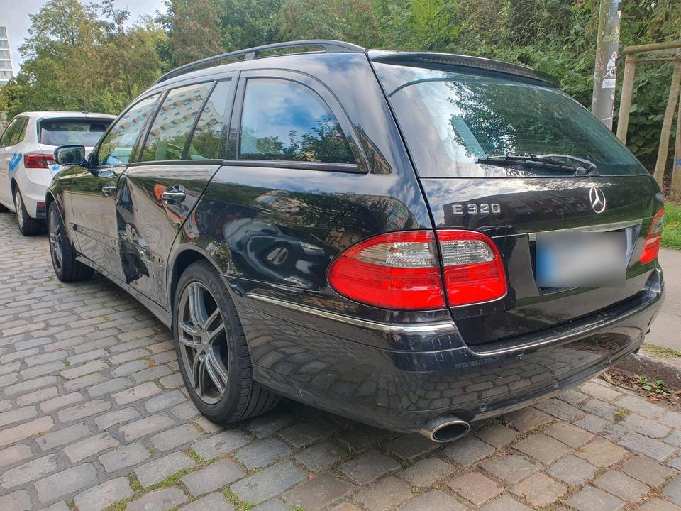 Mercedes Benz E 320 2008 — engine