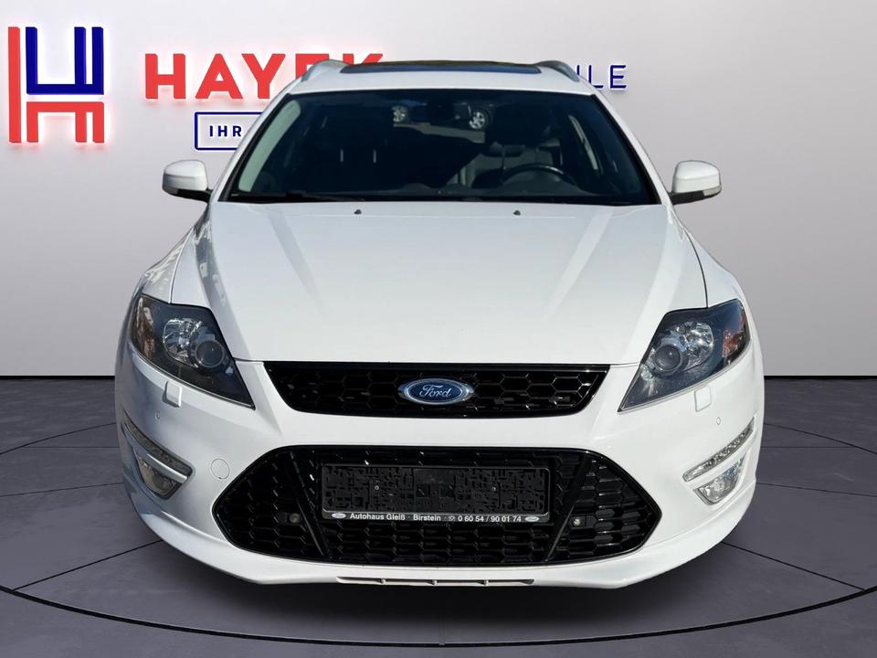 Ford Mondeo 2014 — вигляд ззаду