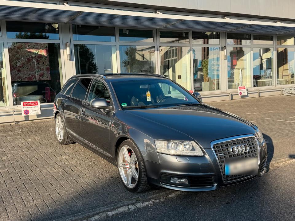 Audi A6 2010 — салон