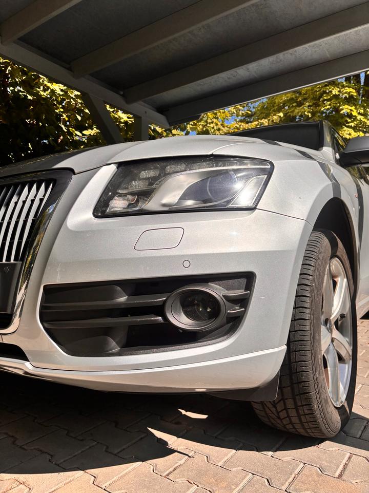Audi Q5 2010 — interior