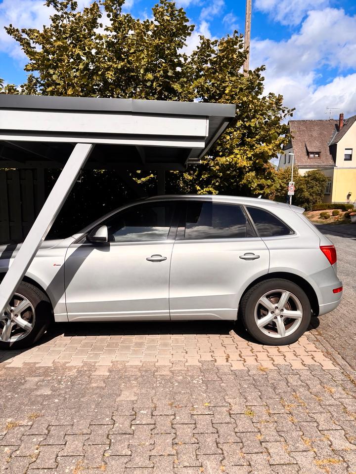 Audi Q5 2010 — engine