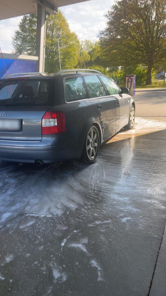 Audi A4 2004 — rear view