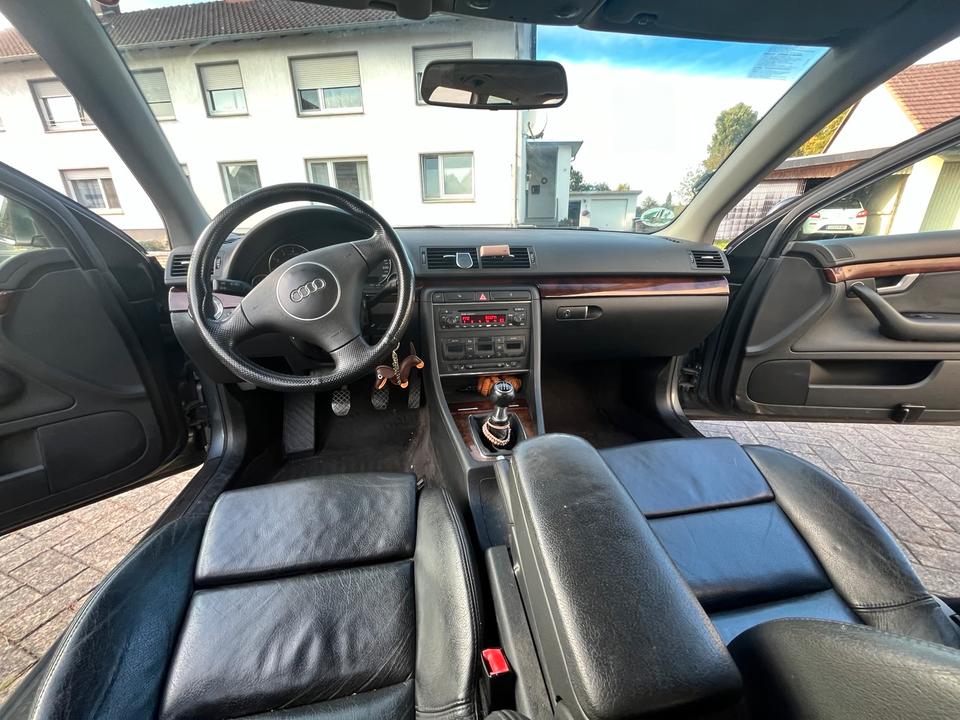 Audi A4 2004 — photo 8