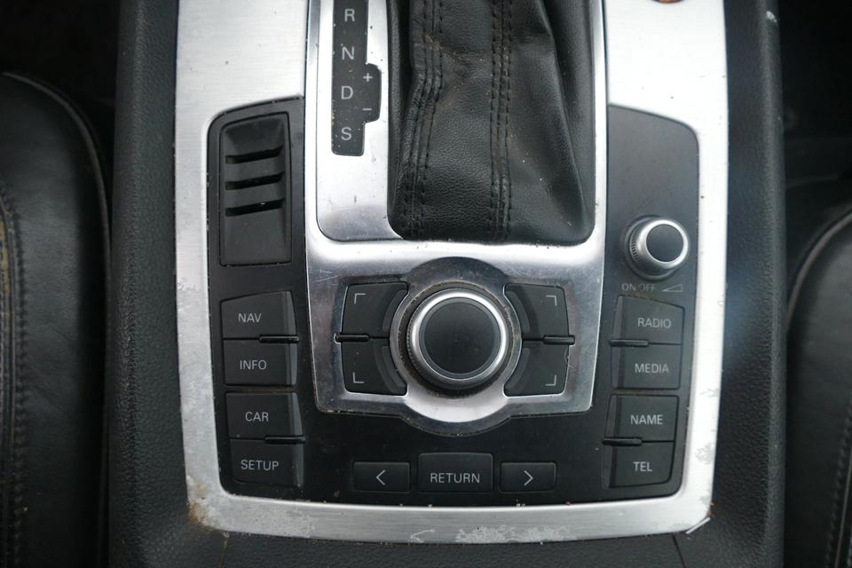 Audi Q7 2007 — photo 10