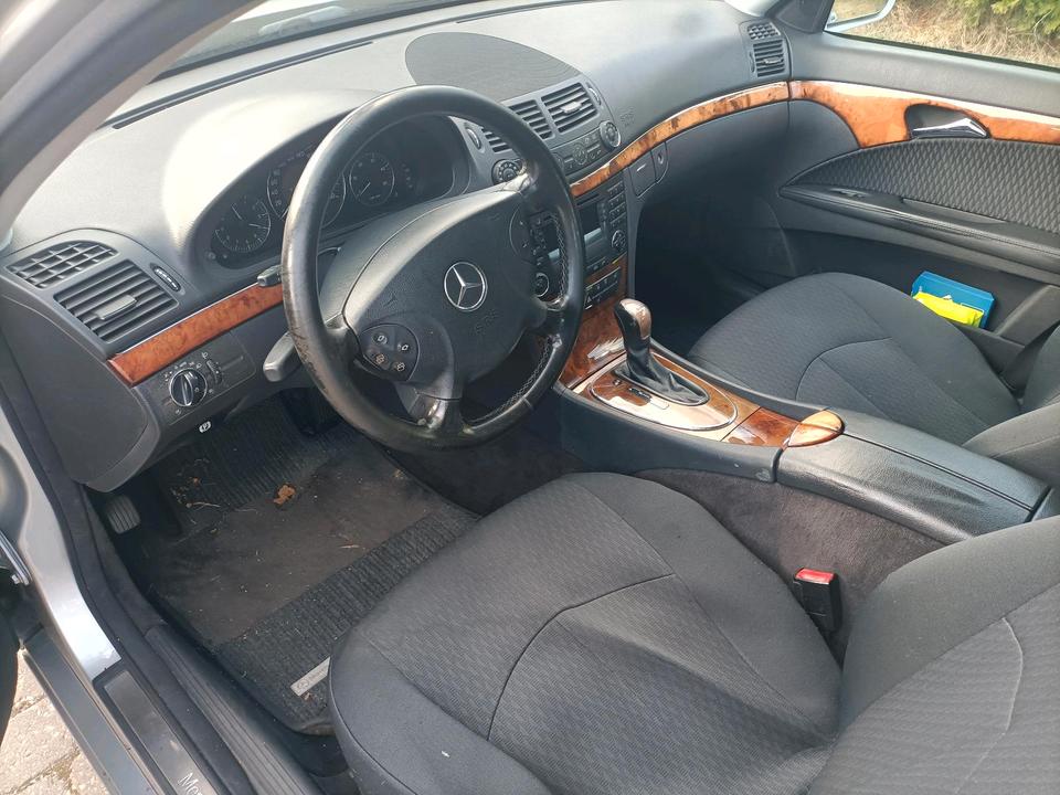 Mercedes Benz E 220 2005 — photo 8
