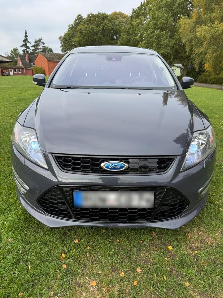 Ford Mondeo 2013 — салон