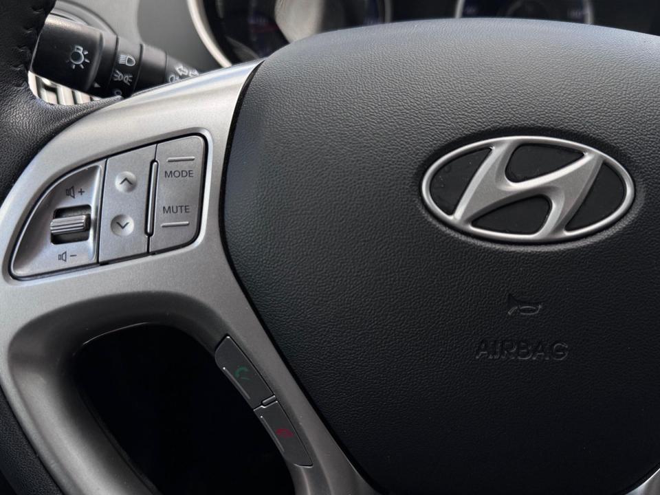 Hyundai ix35 2012 — photo 10