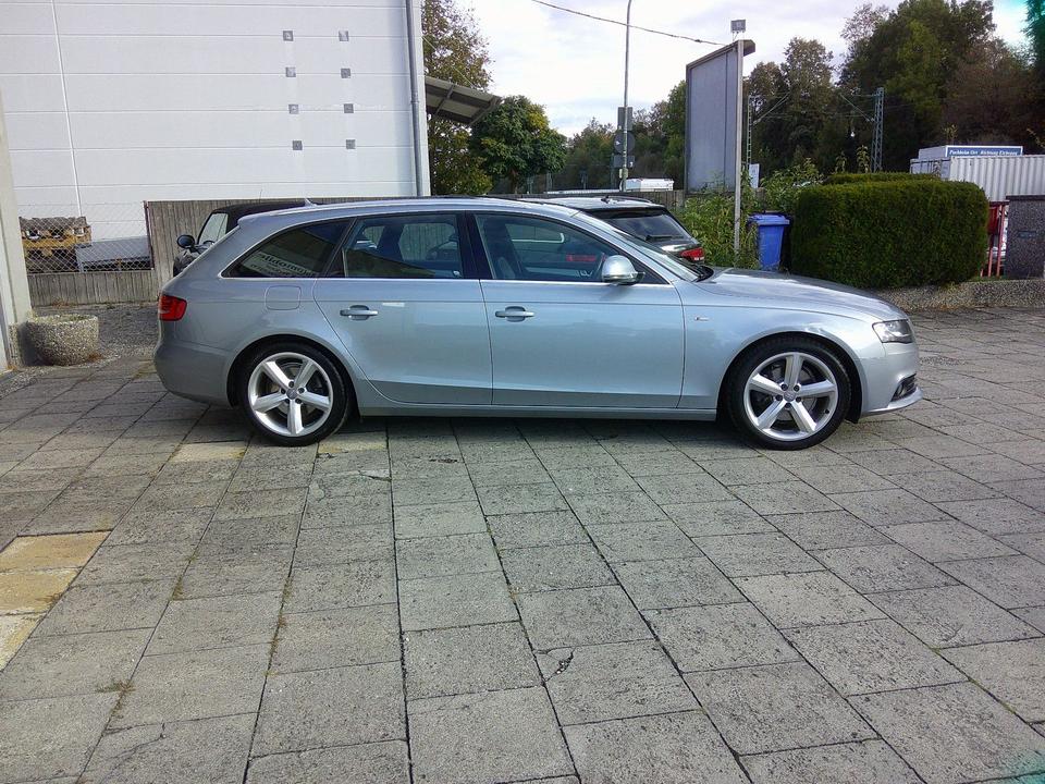 Audi A4 2008 — вигляд ззаду