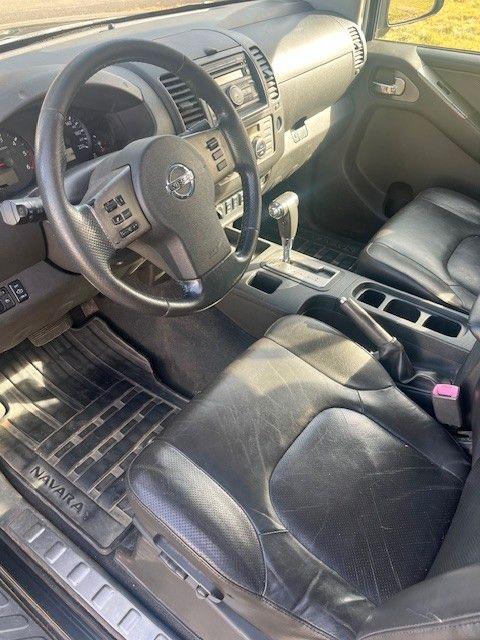 Nissan Navara 2008 — photo 10