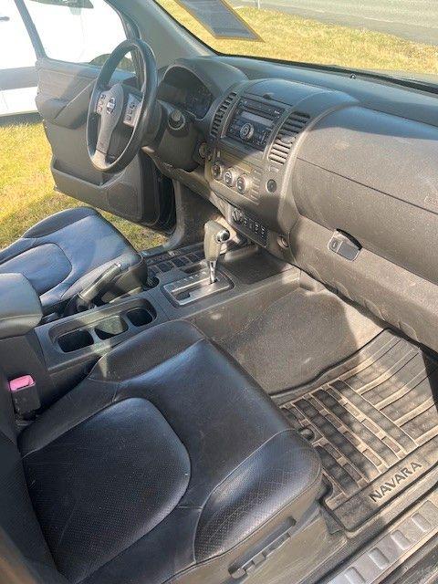 Nissan Navara 2008 — photo 12