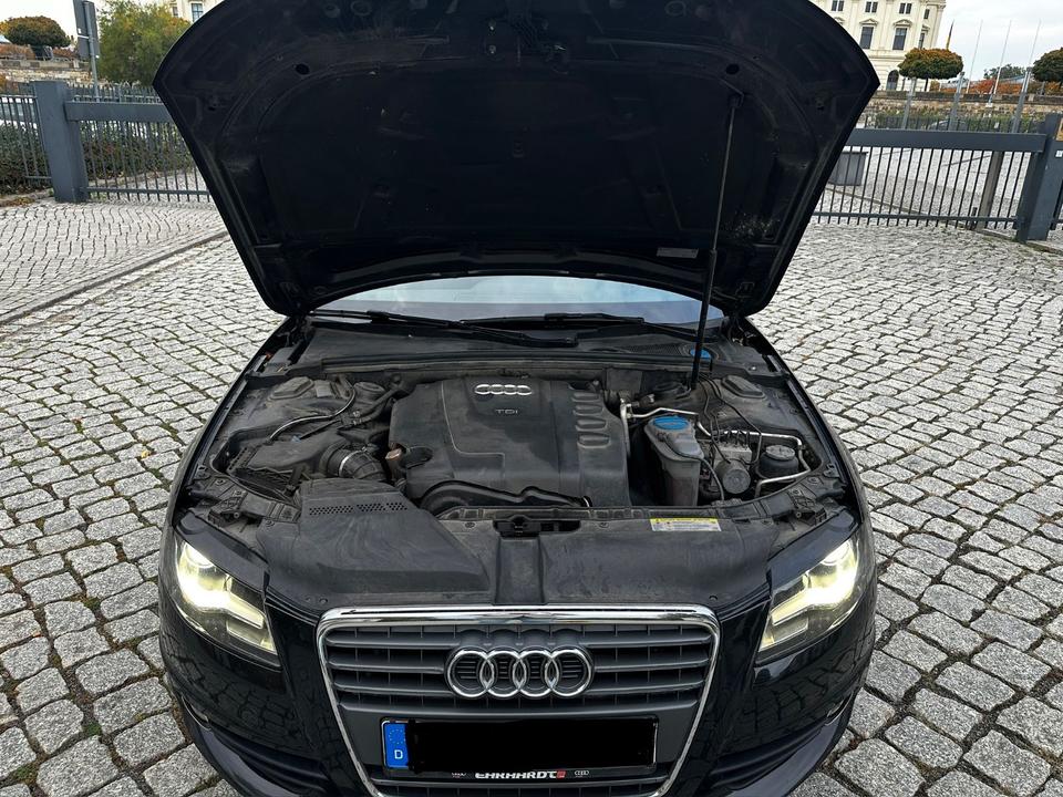 Audi A4 2011 — photo 10