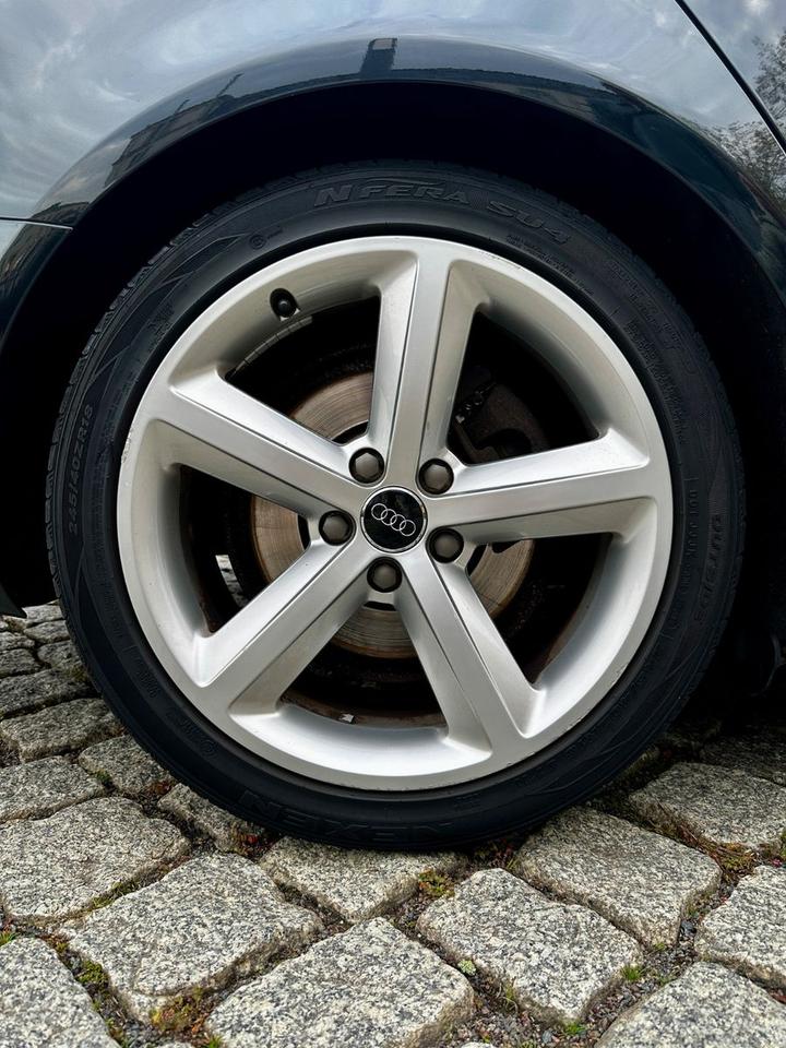 Audi A4 2011 — photo 11