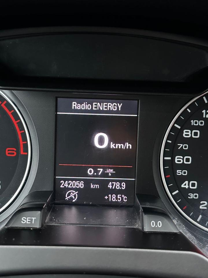 Audi A4 2011 — photo 14