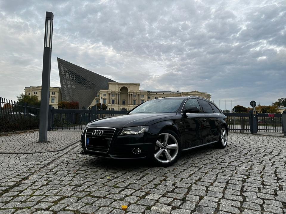 Audi A4 2011 — rear view