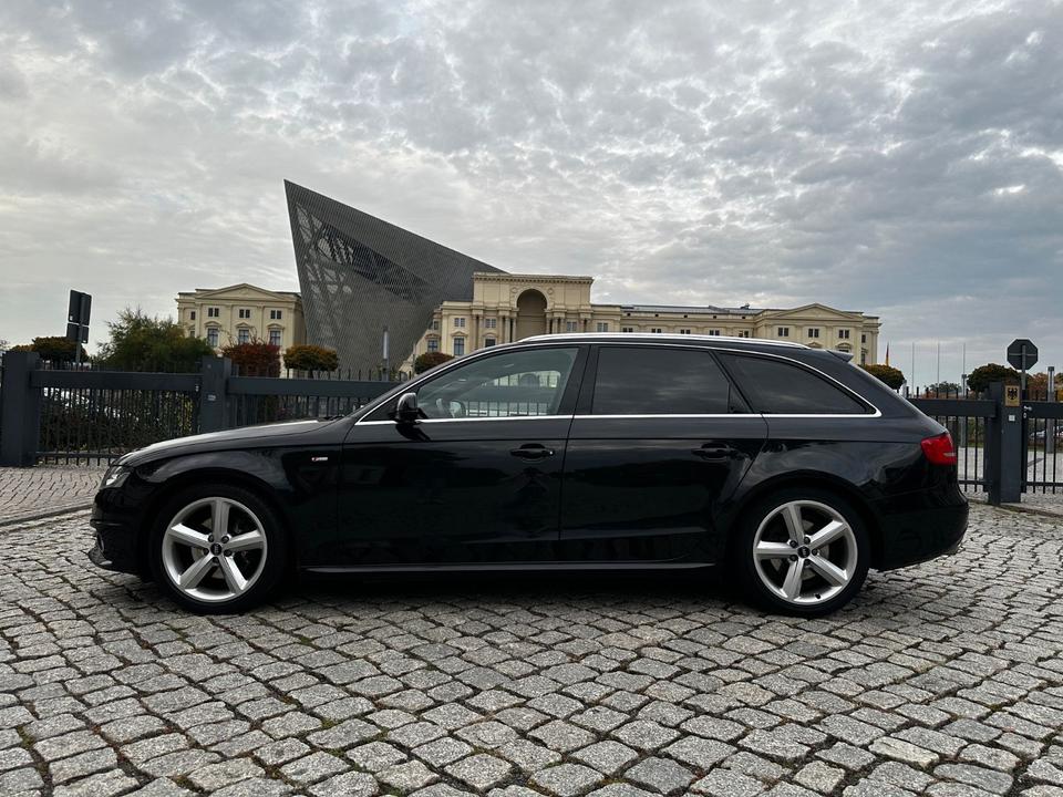 Audi A4 2011 — interior