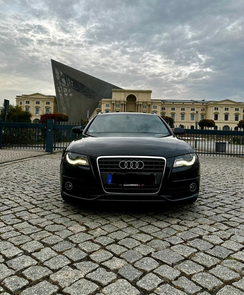 Audi A4 2011 — photo 9