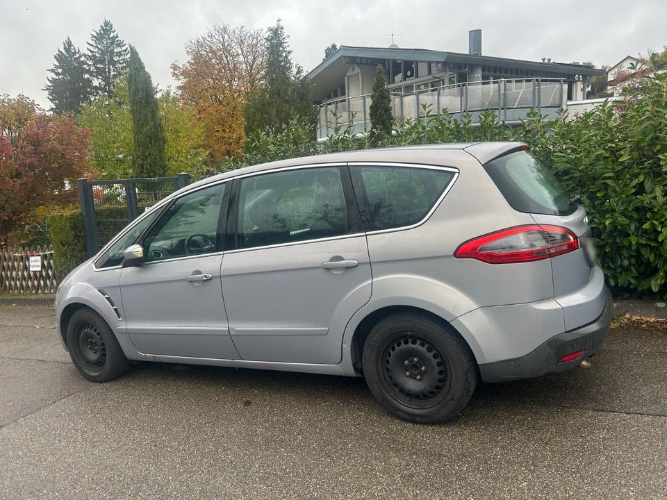 Ford S-Max 2011 — rear view