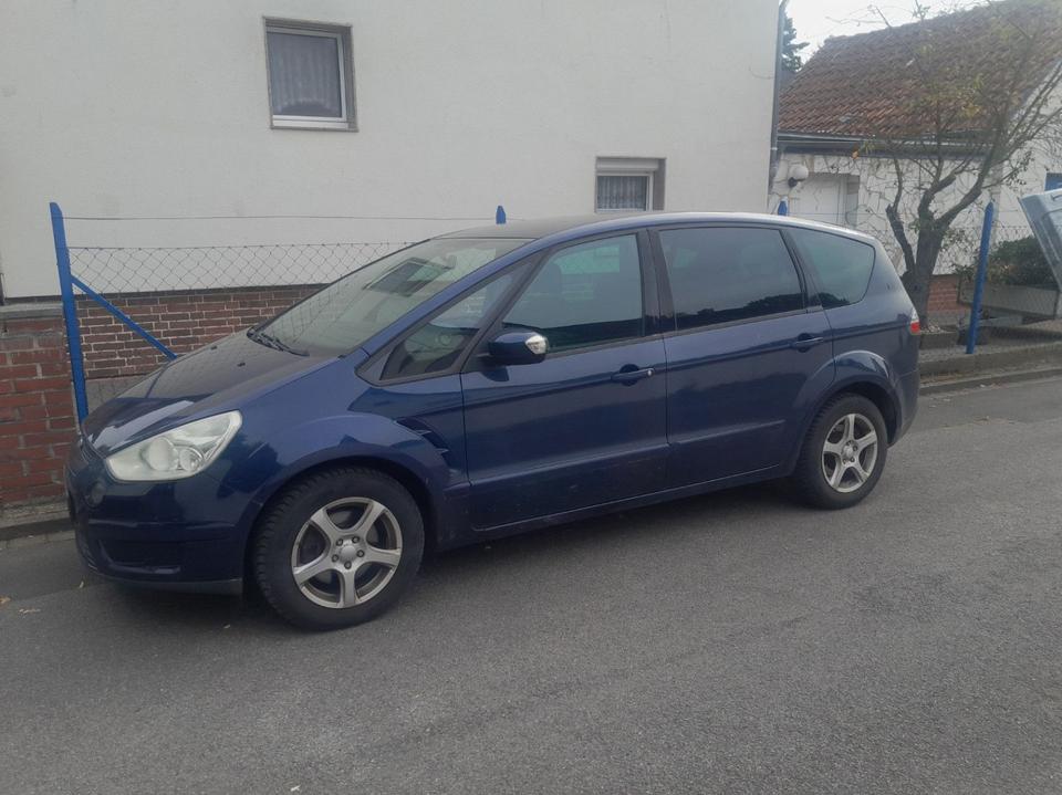 Ford S-Max 2006 — rear view