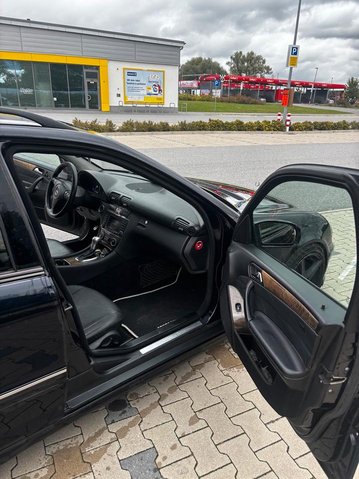 Mercedes Benz C 320 2005 — photo 10