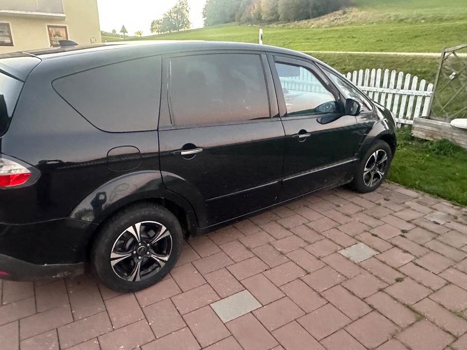 Ford S-Max 2008 — rear view