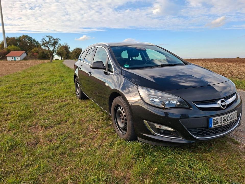 Opel Astra 2015 — photo 10