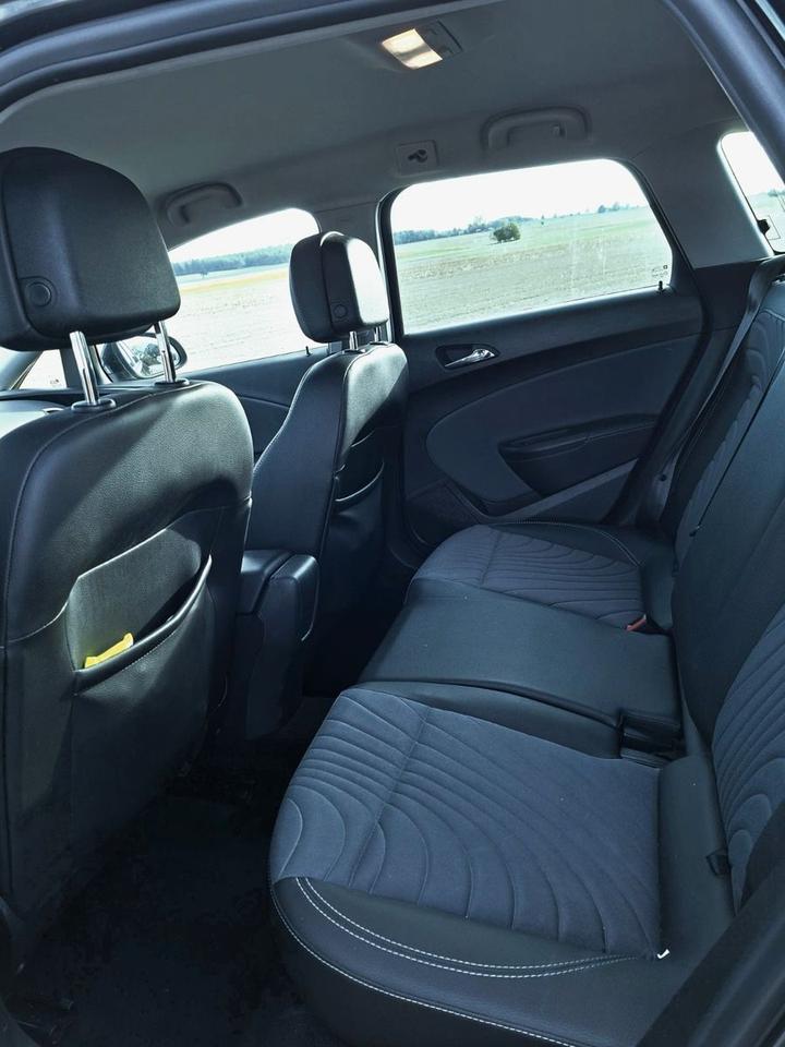 Opel Astra 2015 — engine