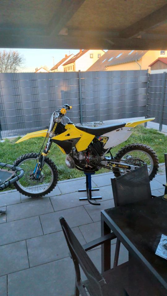 Suzuki RM 250 Baujahr Motocross Tausch ist auch möglich 2006 — rear view
