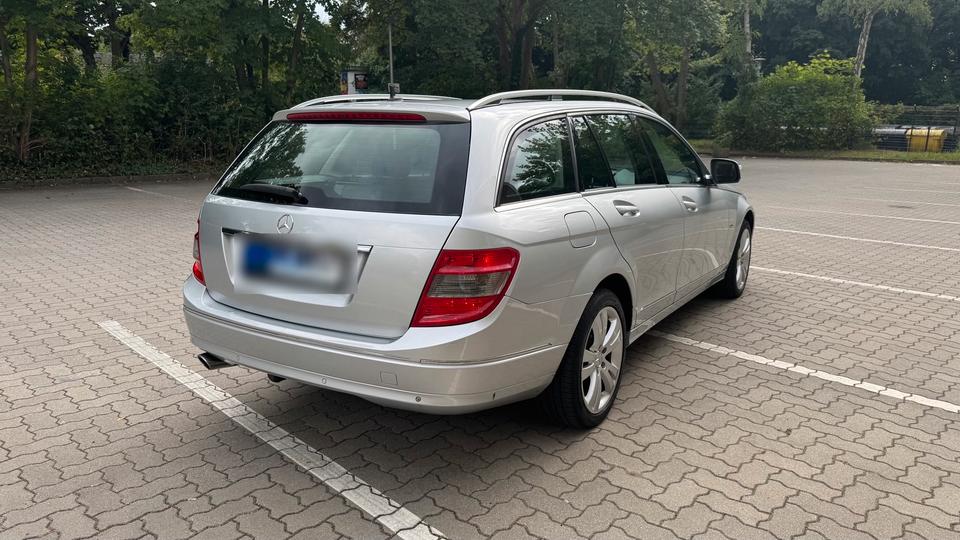 Mercedes Benz C 220 2008 — engine