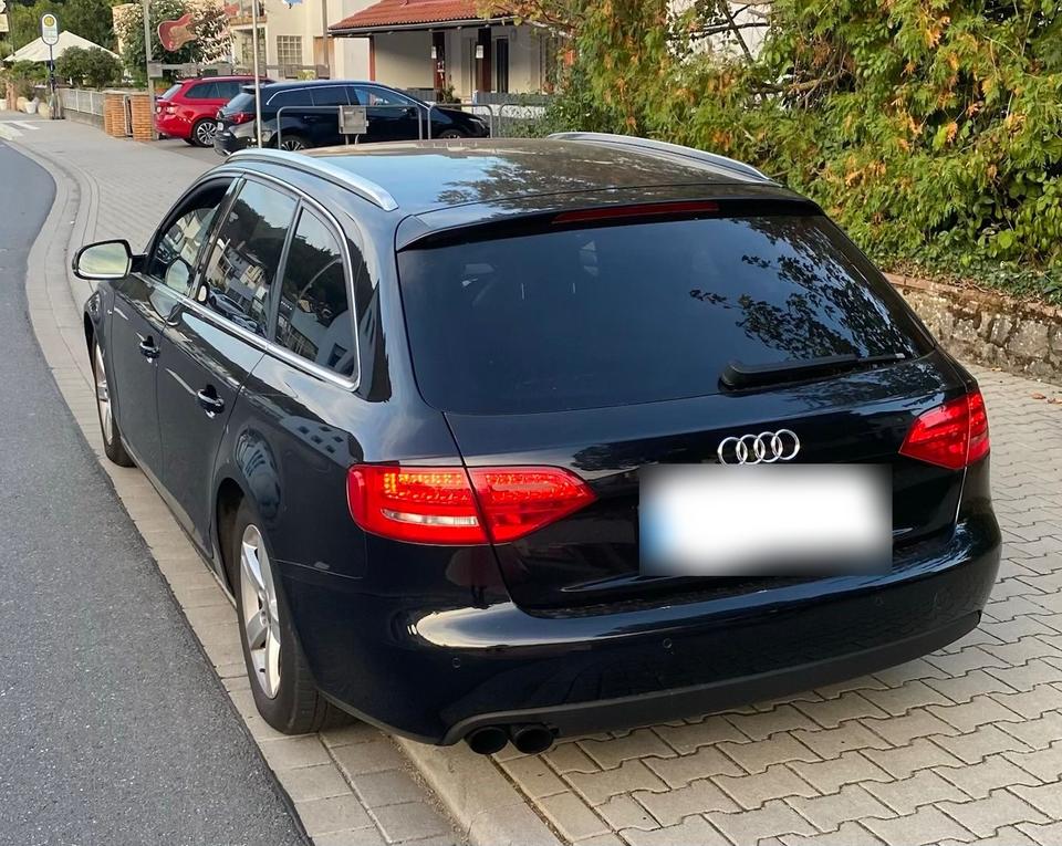 Audi A4 2009 — engine