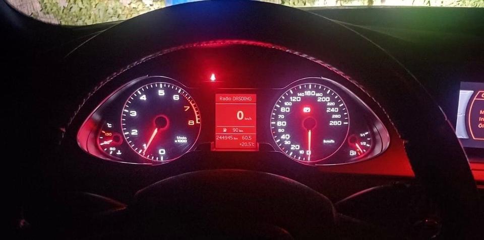 Audi A4 2009 — photo 9