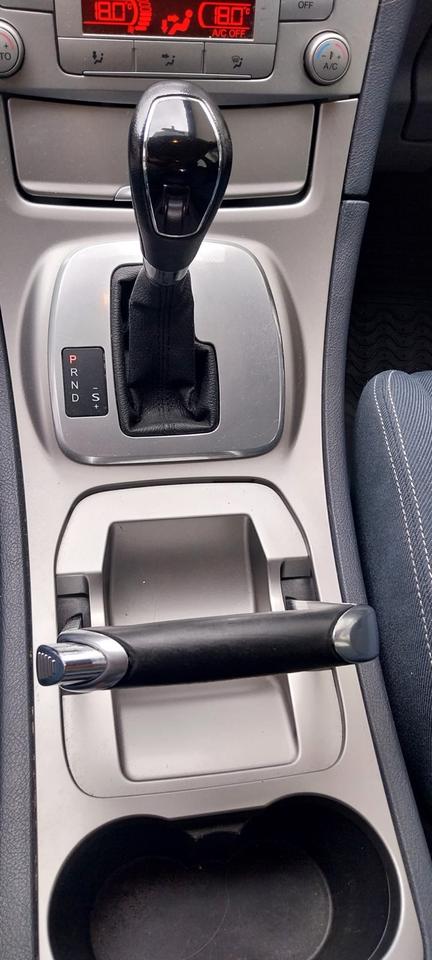 Ford S-Max 2010 — photo 13