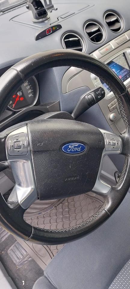 Ford S-Max 2010 — photo 16
