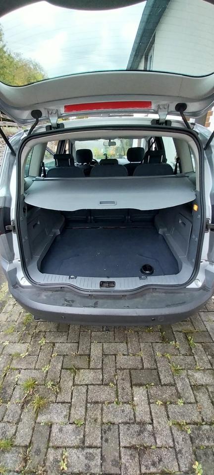 Ford S-Max 2010 — photo 7