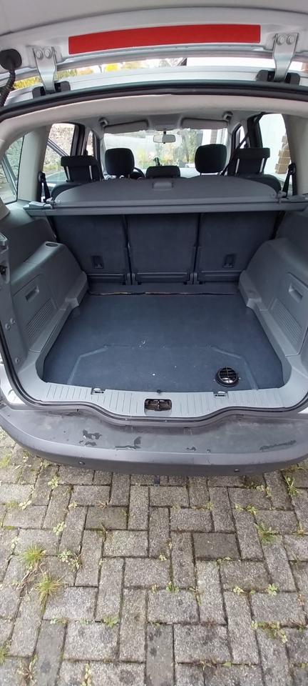 Ford S-Max 2010 — photo 8
