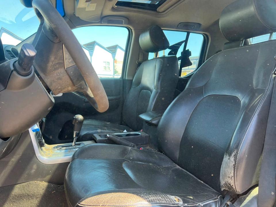Nissan Navara 2012 — engine