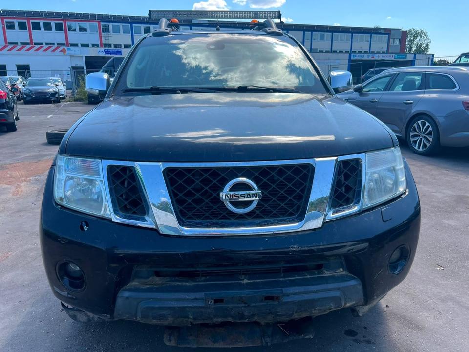 Nissan Navara 2012 — photo 8