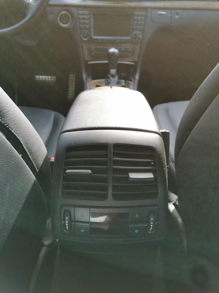 Mercedes Benz E 320 2008 — photo 12