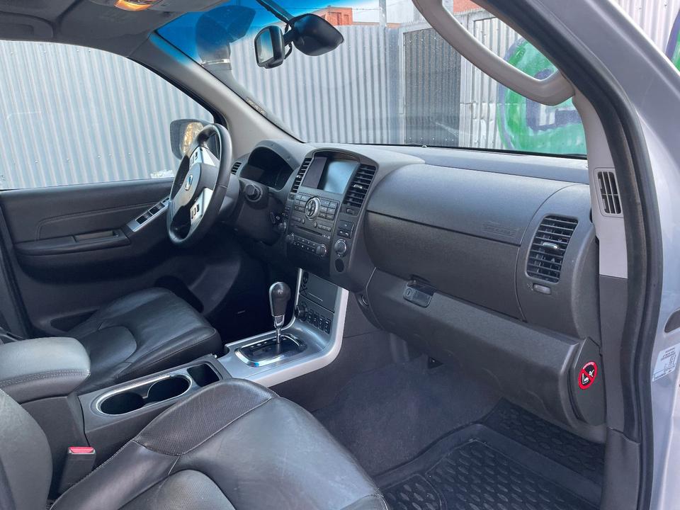 Nissan Navara 2012 — photo 12