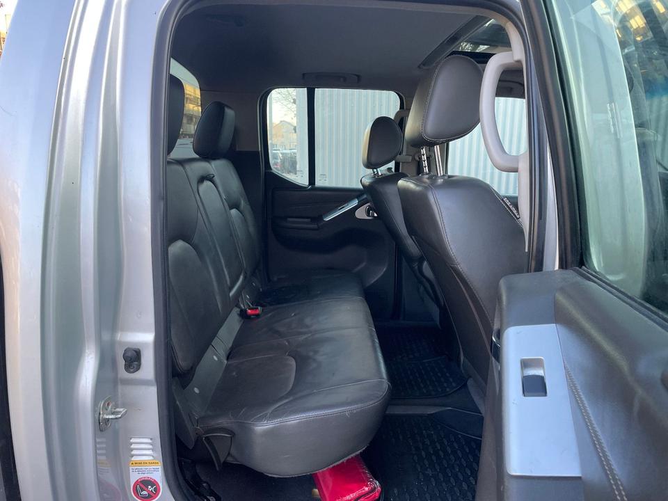 Nissan Navara 2012 — photo 14