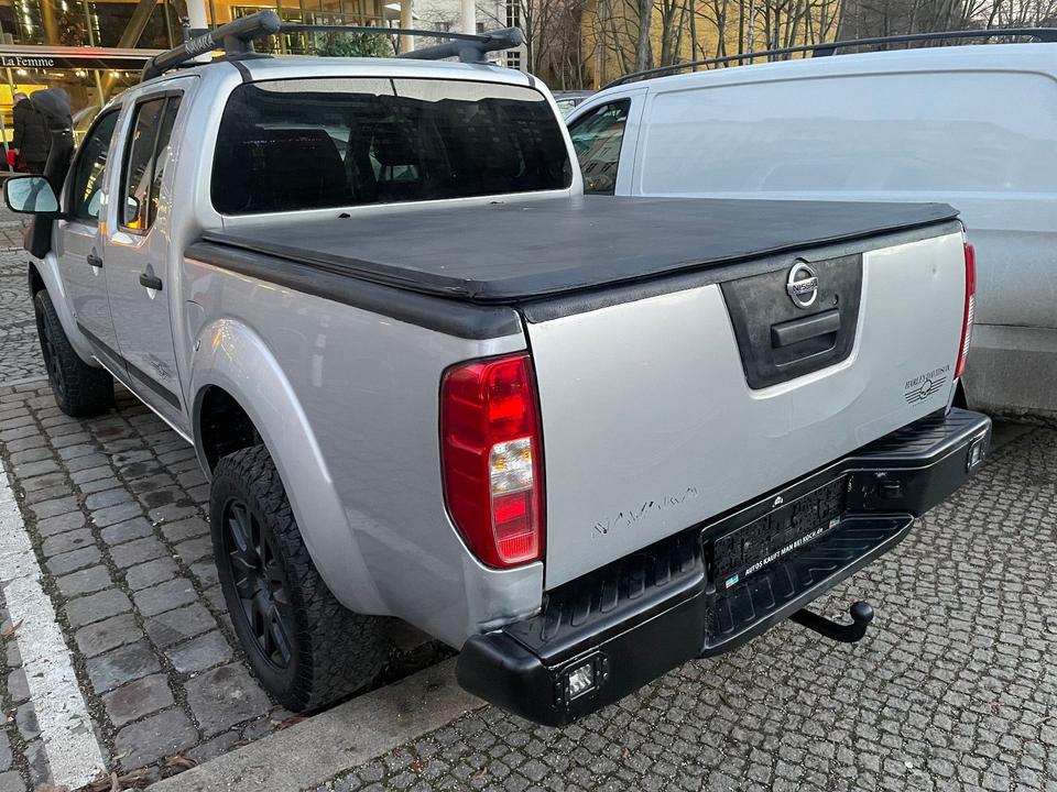 Nissan Navara 2012 — engine