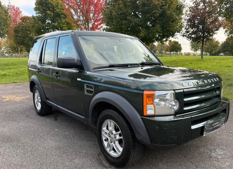 Land Rover Discovery 2008 — rear view